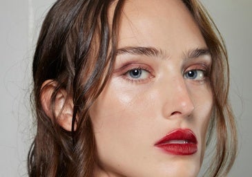 Cómo obtener la tendencia de la piel que barre las redes de acuerdo con este maquillador